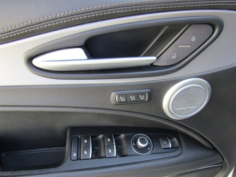 2019 Alfa Romeo Stelvio TI,AWD,NAV,PANO,CONV PKG,SILVER CERTIFIED - Photo 11 - Haddon Twp, NJ 08107