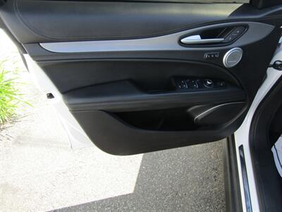 2019 Alfa Romeo Stelvio TI,AWD,NAV,PANO,CONV PKG,SILVER CERTIFIED - Photo 10 - Haddon Twp, NJ 08107