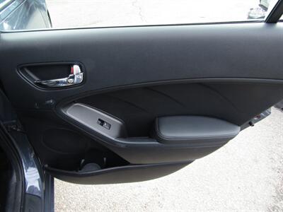 2016 Kia Forte5 LX,CONV PKG,PWR PKG,SILVER CERTIFIED   - Photo 15 - Haddon Twp, NJ 08107