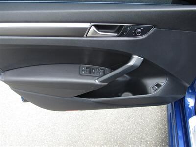 2017 Volkswagen Passat 1.8T R-Line   - Photo 11 - Haddon Twp, NJ 08107