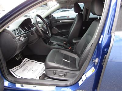 2017 Volkswagen Passat 1.8T R-Line   - Photo 13 - Haddon Twp, NJ 08107