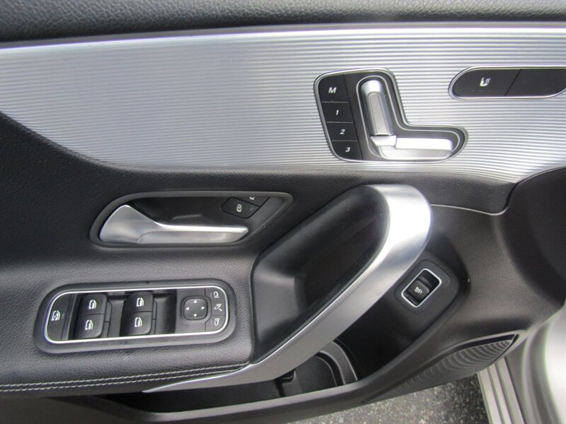 2019 Mercedes-Benz AWD,NAV,DR.ASST PKG,TECH PKG,RVC,SILVER CERTIFIED - Photo 10 - Haddon Twp, NJ 08107
