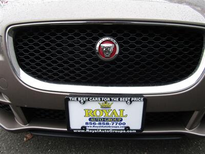 2017 Jaguar XE 35t Premium   - Photo 9 - Haddon Twp, NJ 08107