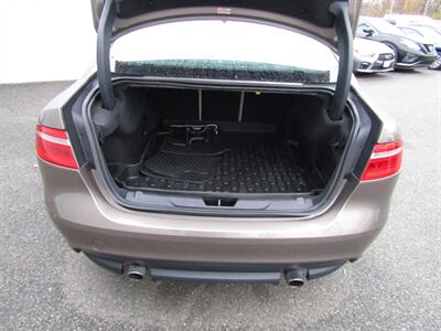 2017 Jaguar XE 35t Premium   - Photo 17 - Haddon Twp, NJ 08107