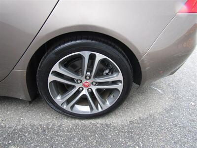 2017 Jaguar XE 35t Premium   - Photo 37 - Haddon Twp, NJ 08107