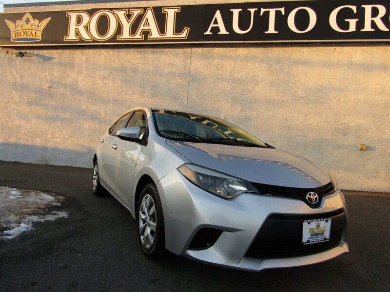 2014 Toyota Corolla LE's photo