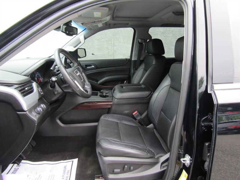 2017 GMC Yukon SLT,4X4,TECH PKG.DR.ASST PKG,RVCSILVER CERTIFIED - Photo 12 - Haddon Twp, NJ 08107