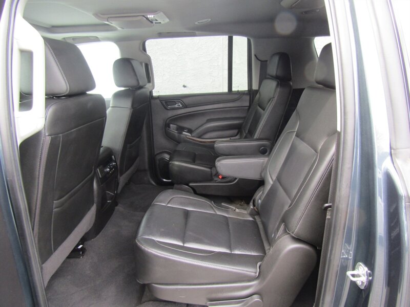 2020 Chevrolet Suburban LT,4x4,LUX PKG,DVD,COMFORT PKG,SILVER CERTIFIED - Photo 14 - Haddon Twp, NJ 08107