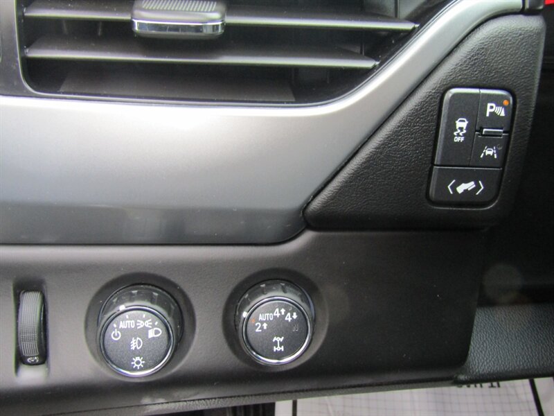 2020 Chevrolet Suburban LT,4x4,LUX PKG,DVD,COMFORT PKG,SILVER CERTIFIED - Photo 24 - Haddon Twp, NJ 08107