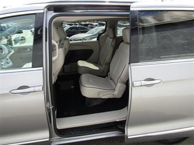 2017 Chrysler Pacifica LIMITED,NAV,PANO,TECH PKG,SILVER CERTIFIED   - Photo 17 - Haddon Twp, NJ 08107