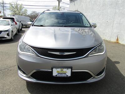 2017 Chrysler Pacifica LIMITED,NAV,PANO,TECH PKG,SILVER CERTIFIED   - Photo 2 - Haddon Twp, NJ 08107