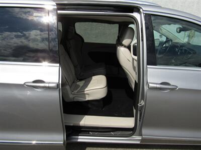 2017 Chrysler Pacifica LIMITED,NAV,PANO,TECH PKG,SILVER CERTIFIED   - Photo 21 - Haddon Twp, NJ 08107