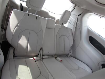 2017 Chrysler Pacifica LIMITED,NAV,PANO,TECH PKG,SILVER CERTIFIED   - Photo 24 - Haddon Twp, NJ 08107