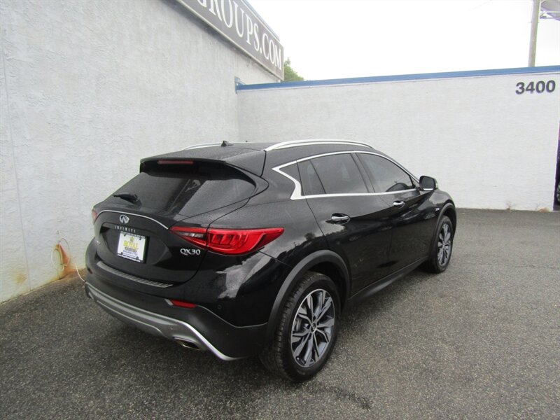 2017 INFINITI QX30 AWD,PREM ,NAV,TECH PKG,CONV PKG,SILVER CERTIFIED - Photo 8 - Haddon Twp, NJ 08107