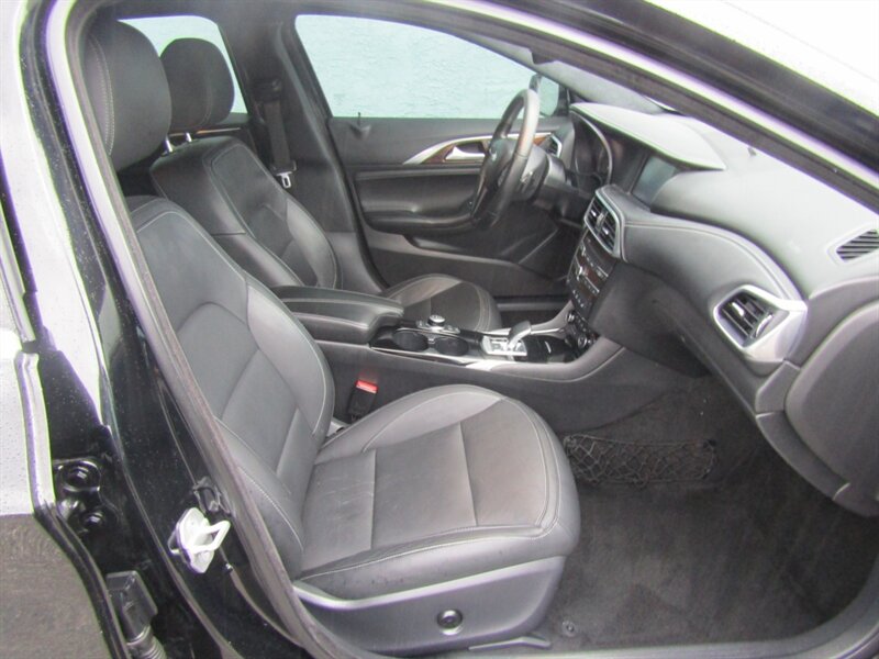 2017 INFINITI QX30 AWD,PREM ,NAV,TECH PKG,CONV PKG,SILVER CERTIFIED - Photo 17 - Haddon Twp, NJ 08107