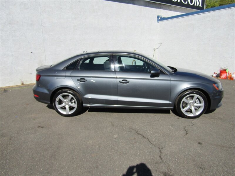 2016 Audi A3 2.0T quattro Premium - Photo 8 - Haddon Twp, NJ 08107