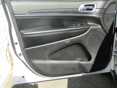 2022 Jeep Grand Cherokee LIMITED,AWD,NAV,TECH PKG,SILVER CERTIFIED   - Photo 9 - Haddon Twp, NJ 08107