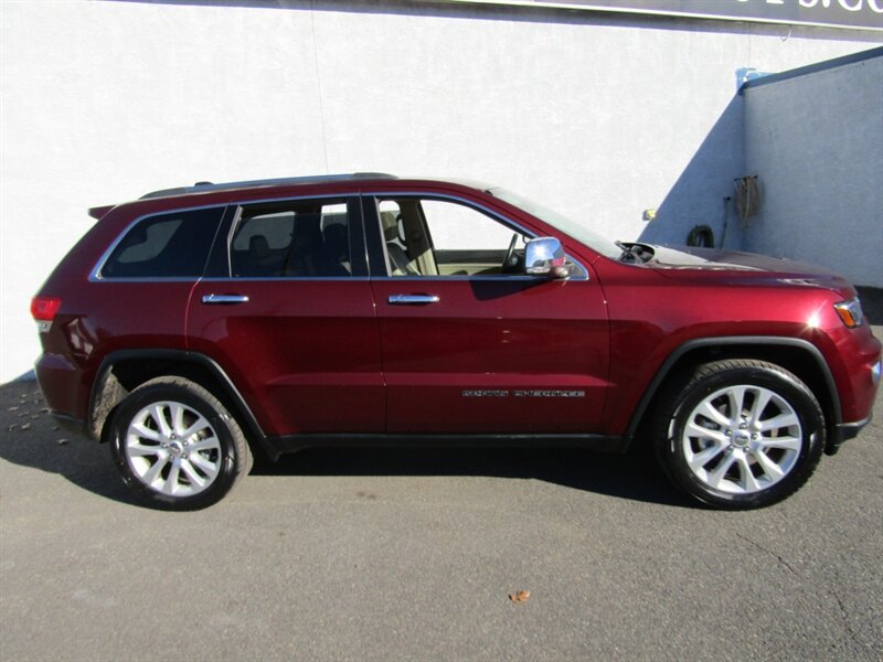 2017 Jeep Grand Cherokee Limited   - Photo 8 - Haddon Twp, NJ 08107