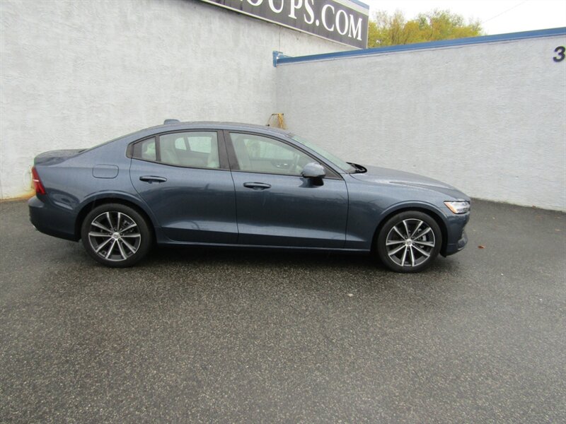 2021 Volvo S60 T5 Momentum   - Photo 8 - Haddon Twp, NJ 08107