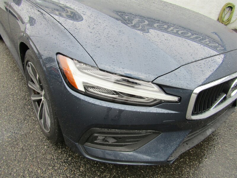 2021 Volvo S60 T5 Momentum   - Photo 9 - Haddon Twp, NJ 08107
