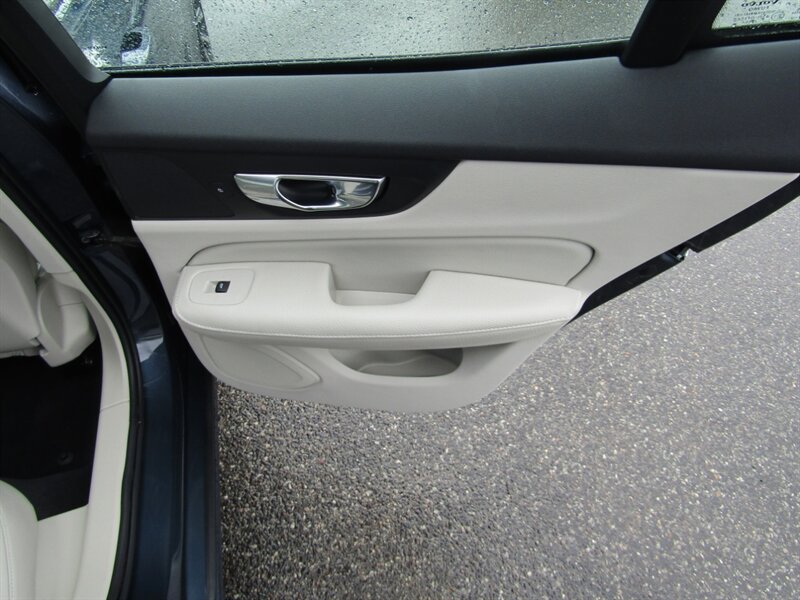 2021 Volvo S60 T5 Momentum   - Photo 39 - Haddon Twp, NJ 08107