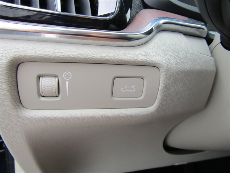 2021 Volvo S60 T5 Momentum   - Photo 45 - Haddon Twp, NJ 08107