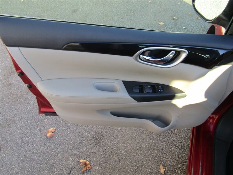 2017 Nissan Sentra SL,NAV,TECH PKG,DR.ASST PKG,RVC,SILVER CERTIFIED - Photo 32 - Haddon Twp, NJ 08107