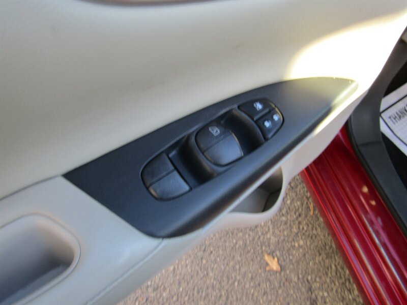 2017 Nissan Sentra SL,NAV,TECH PKG,DR.ASST PKG,RVC,SILVER CERTIFIED - Photo 33 - Haddon Twp, NJ 08107