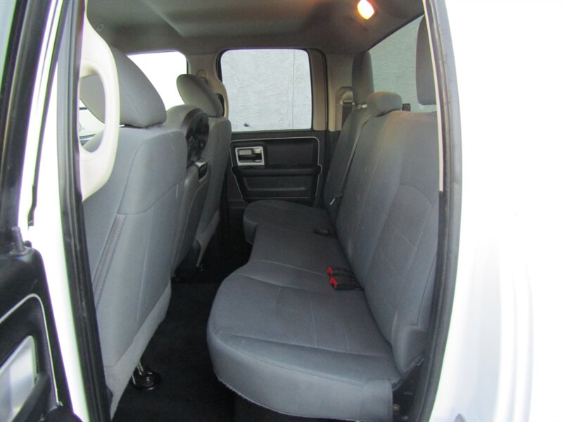 2017 RAM 1500 4x4,CONV PKG,RVC,SILVER CERTIFIED - Photo 13 - Haddon Twp, NJ 08107