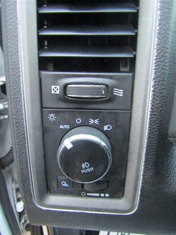 2017 RAM 1500 4x4,CONV PKG,RVC,SILVER CERTIFIED - Photo 18 - Haddon Twp, NJ 08107
