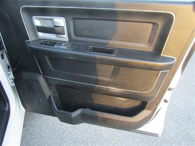 2017 RAM 1500 4x4,CONV PKG,RVC,SILVER CERTIFIED - Photo 17 - Haddon Twp, NJ 08107