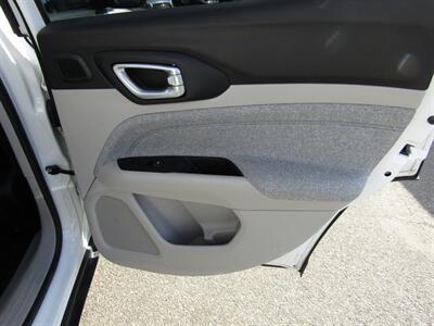 2022 Jeep Compass LATITUDE,4x4,PANOROOF,SILVER,RVC CERTIFIED   - Photo 31 - Haddon Twp, NJ 08107