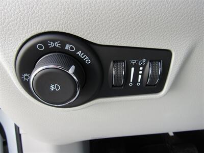 2022 Jeep Compass LATITUDE,4x4,PANOROOF,SILVER,RVC CERTIFIED   - Photo 36 - Haddon Twp, NJ 08107