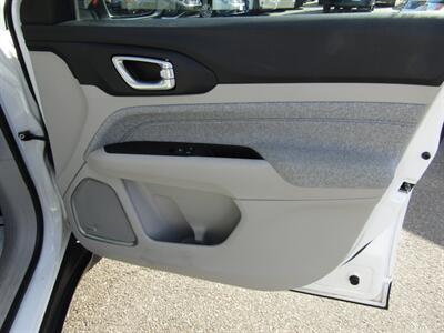 2022 Jeep Compass LATITUDE,4x4,PANOROOF,SILVER,RVC CERTIFIED   - Photo 29 - Haddon Twp, NJ 08107