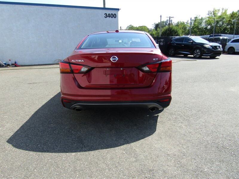 2019 Nissan Altima SR,CONV PKG,DR,RVC,CERTIFIED - Photo 27 - Haddon Twp, NJ 08107