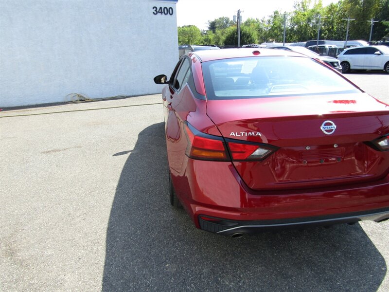 2019 Nissan Altima SR,CONV PKG,DR,RVC,CERTIFIED - Photo 29 - Haddon Twp, NJ 08107
