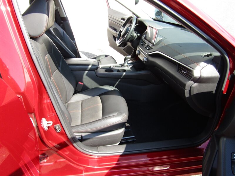 2019 Nissan Altima SR,CONV PKG,DR,RVC,CERTIFIED - Photo 41 - Haddon Twp, NJ 08107
