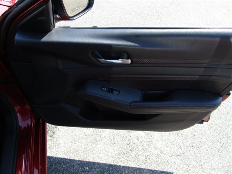 2019 Nissan Altima SR,CONV PKG,DR,RVC,CERTIFIED - Photo 43 - Haddon Twp, NJ 08107
