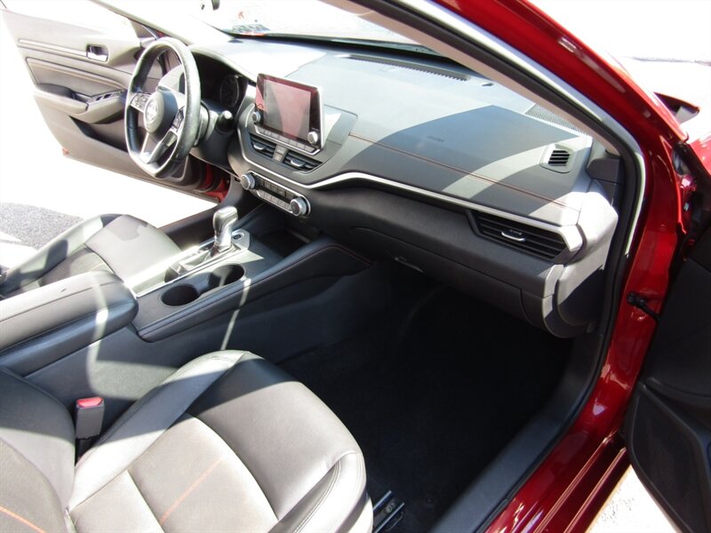 2019 Nissan Altima SR,CONV PKG,DR,RVC,CERTIFIED - Photo 42 - Haddon Twp, NJ 08107