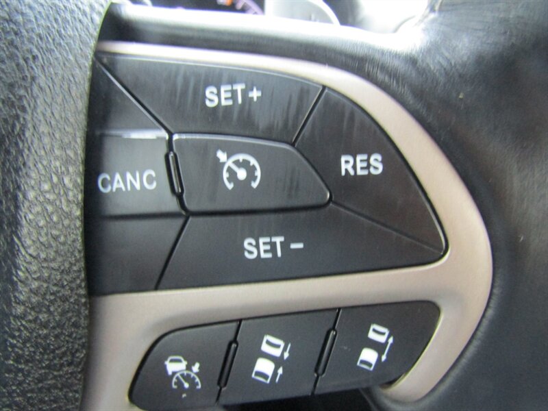 2016 Jeep Grand Cherokee OVERLAND,V8,AWD,CONV PKG,PANO,SILVER CERTIFIED - Photo 27 - Haddon Twp, NJ 08107