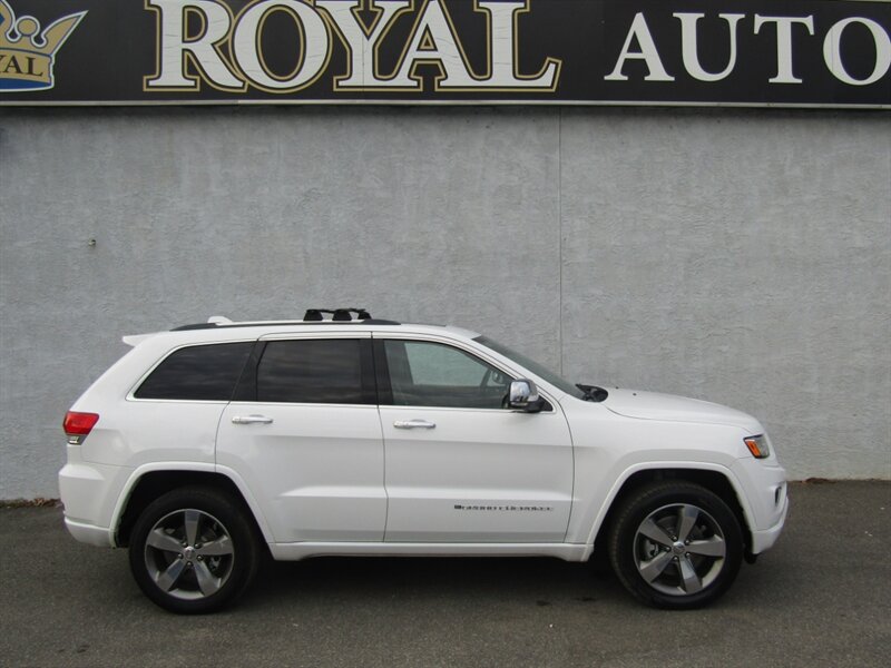 2016 Jeep Grand Cherokee OVERLAND,V8,AWD,CONV PKG,PANO,SILVER CERTIFIED - Photo 2 - Haddon Twp, NJ 08107