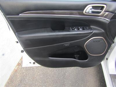 2016 Jeep Grand Cherokee OVERLAND,V8,AWD,CONV PKG,PANO,SILVER CERTIFIED - Photo 9 - Haddon Twp, NJ 08107