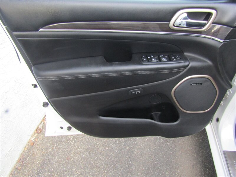 2016 Jeep Grand Cherokee OVERLAND,V8,AWD,CONV PKG,PANO,SILVER CERTIFIED - Photo 9 - Haddon Twp, NJ 08107