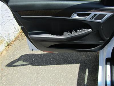 2015 Hyundai Genesis AWD,TECH PKG,ULTIMATE PKG,SILVER CERTIFIED - Photo 10 - Haddon Twp, NJ 08107