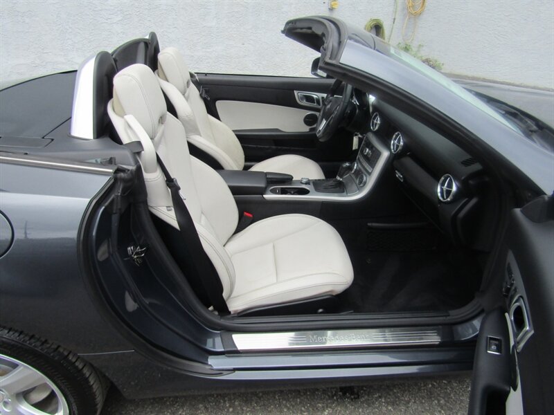 2012 Mercedes-Benz PREM PKG,CONV PKG,RVC,SILVER CERTIFIED - Photo 37 - Haddon Twp, NJ 08107