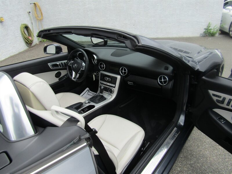 2012 Mercedes-Benz PREM PKG,CONV PKG,RVC,SILVER CERTIFIED - Photo 38 - Haddon Twp, NJ 08107
