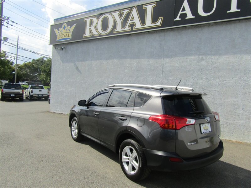 2014 Toyota RAV4 XLE - Photo 6 - Haddon Twp, NJ 08107