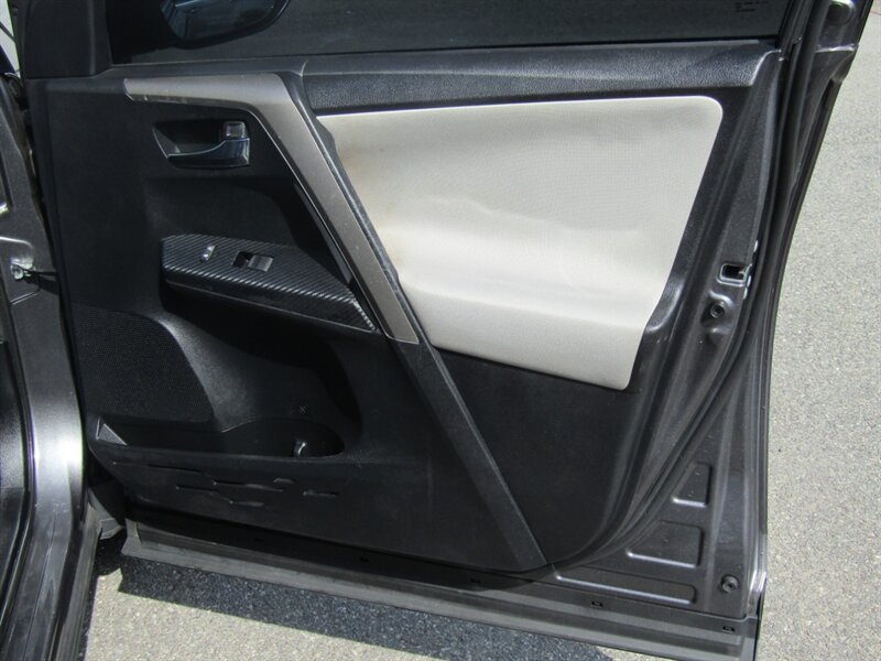 2014 Toyota RAV4 XLE - Photo 19 - Haddon Twp, NJ 08107