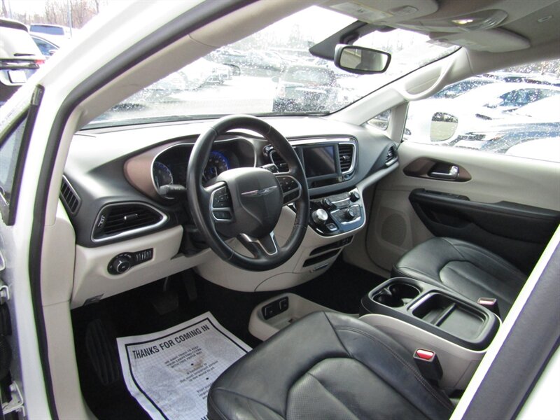 2018 Chrysler Pacifica Touring L - Photo 15 - Haddon Twp, NJ 08107