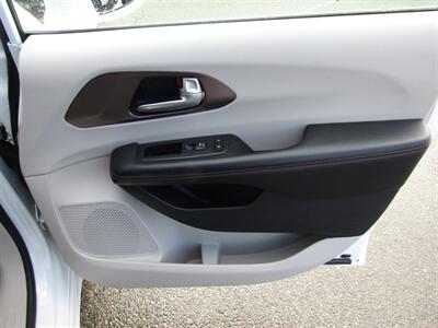 2018 Chrysler Pacifica Touring L - Photo 24 - Haddon Twp, NJ 08107